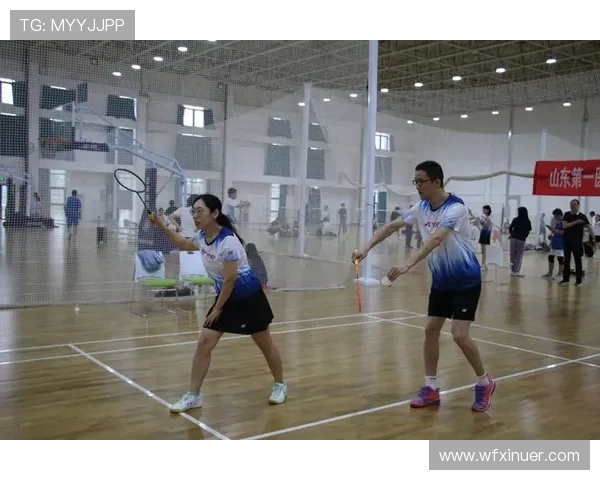 南京羽毛球队精英赛精彩表现团队协作的力量与默契分析