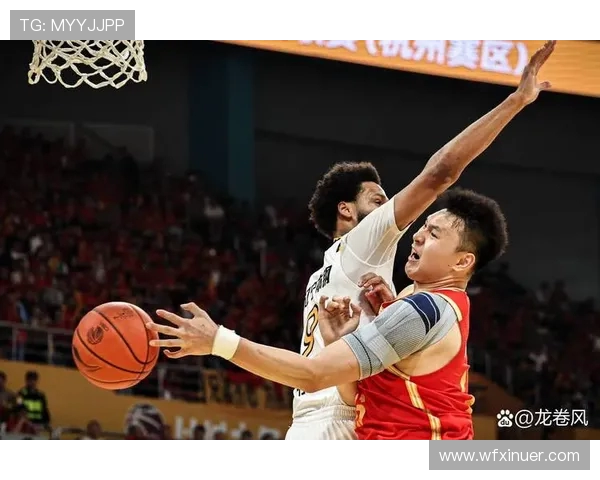 2016年1月3日CBA精彩对决辽宁队迎战上海队全场回顾与分析