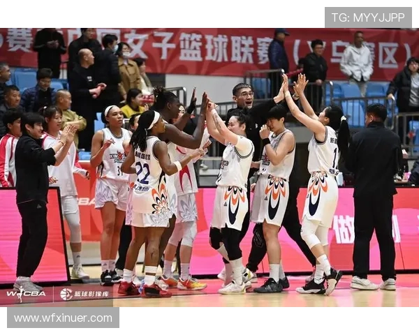 上海宝山女篮迎战新疆女篮力争胜利展现团队实力与竞技风采 上海宝山女篮迎战新疆女篮力争胜利展现团队实力与竞技风采